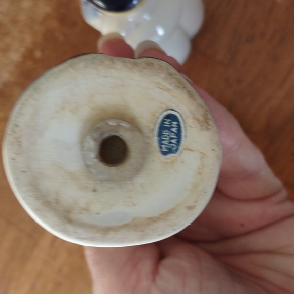 Cute Dutch Boy and Girl Salt and Pepper Shaker - Picture 4 of 6